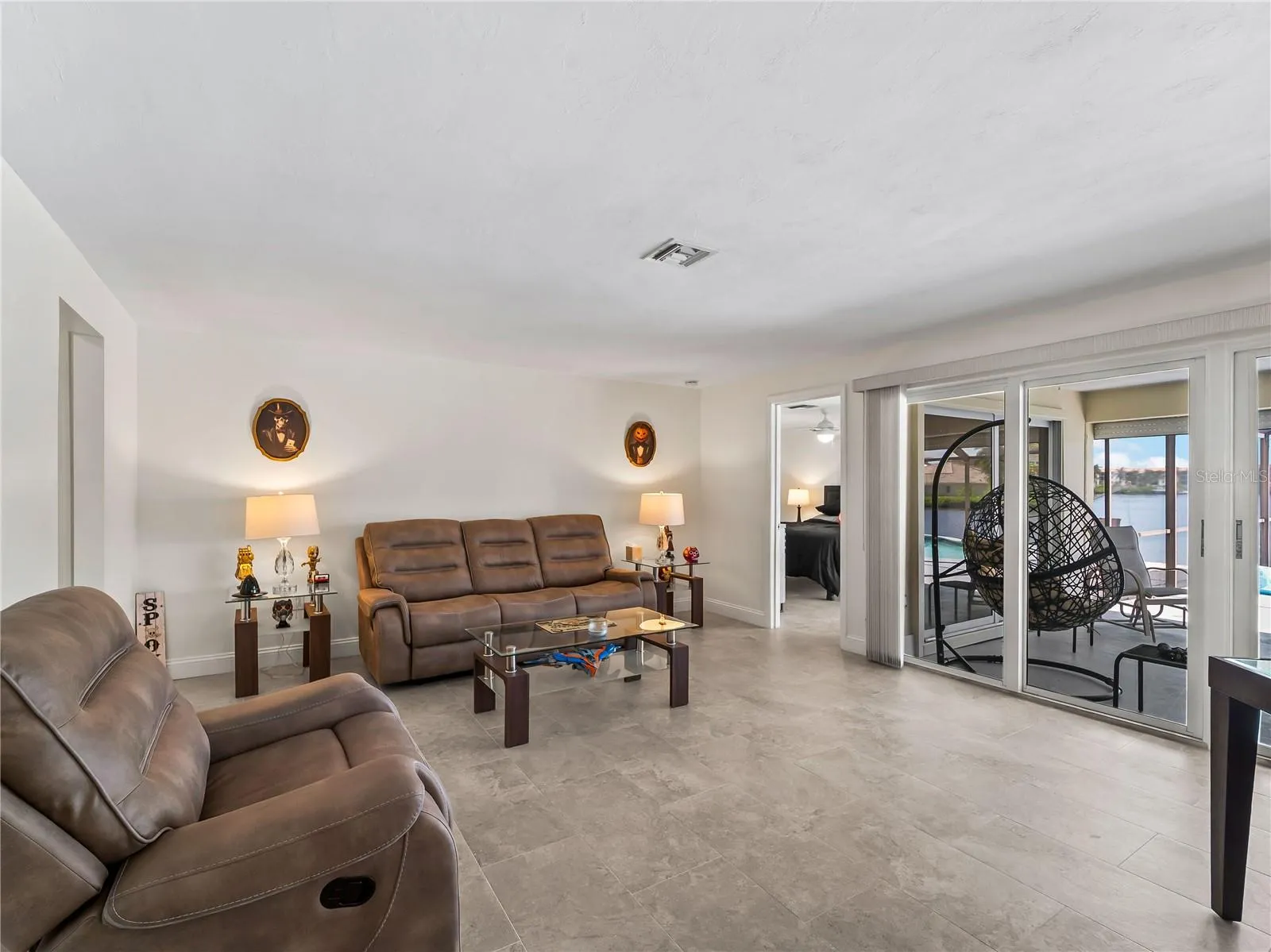 GreatRoom_2903rdStreet_BonitaSprings_NaturalLight_SliderView.jpg