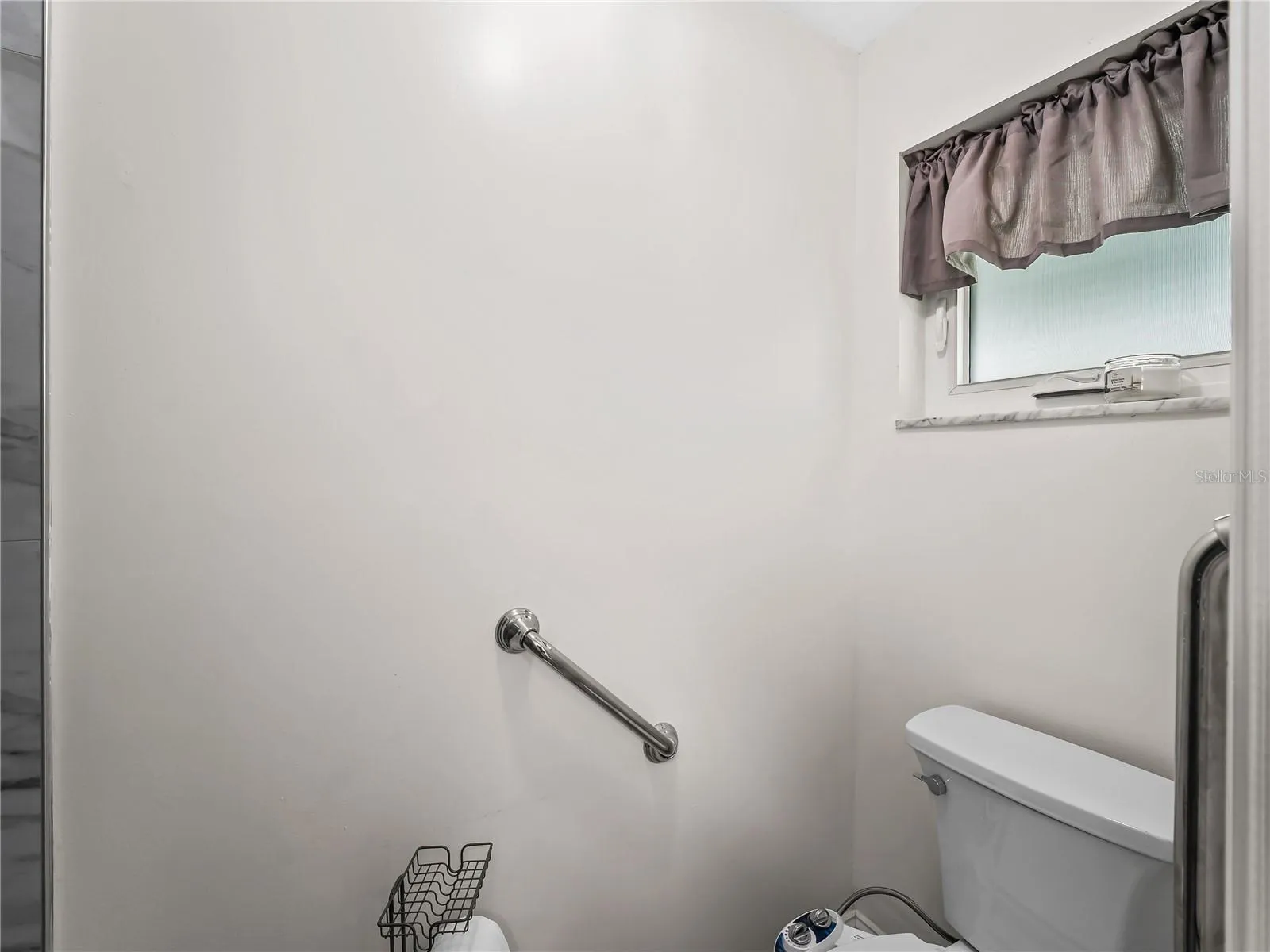HalfBath_2903rdStreet_BonitaSprings_CleanFinish_Detail.jpg