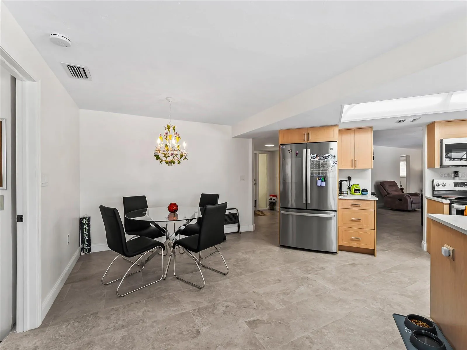BreakfastNook_2903rdStreet_BonitaSprings_OpenConcept_KitchenView.jpg