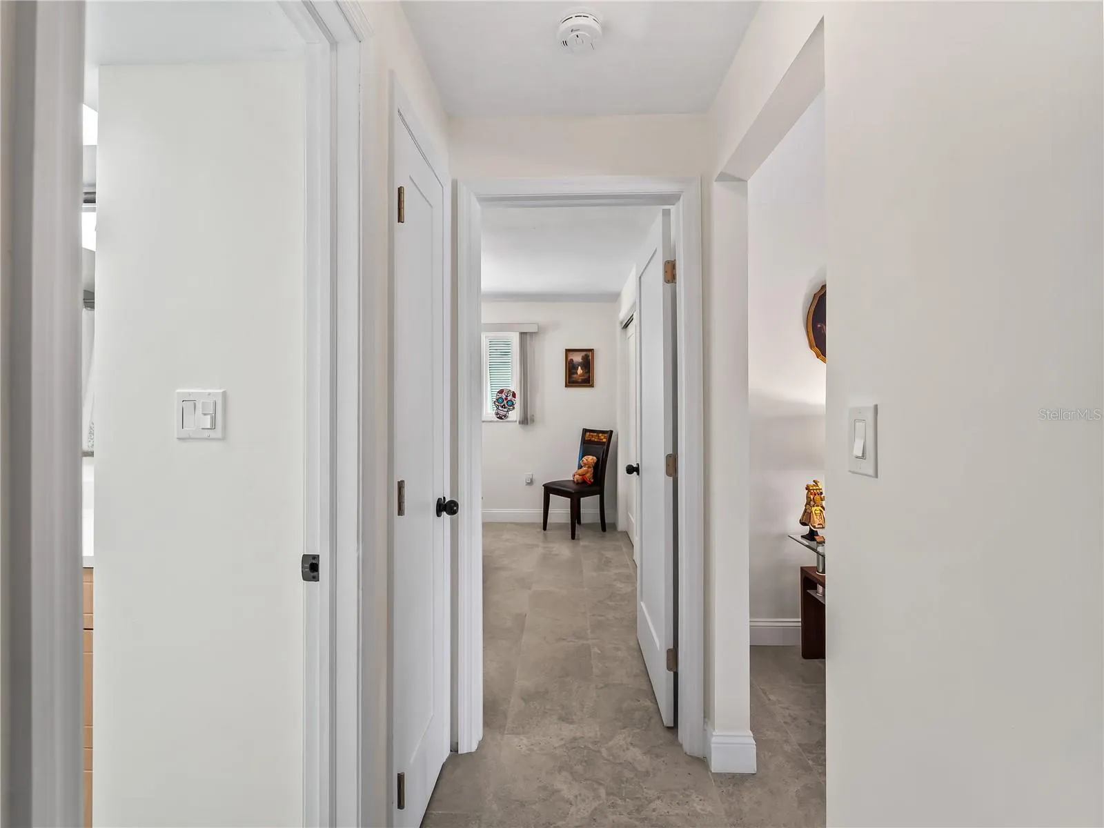 Hallway_2903rdStreet_BonitaSprings_CleanFinish_Entry.jpg
