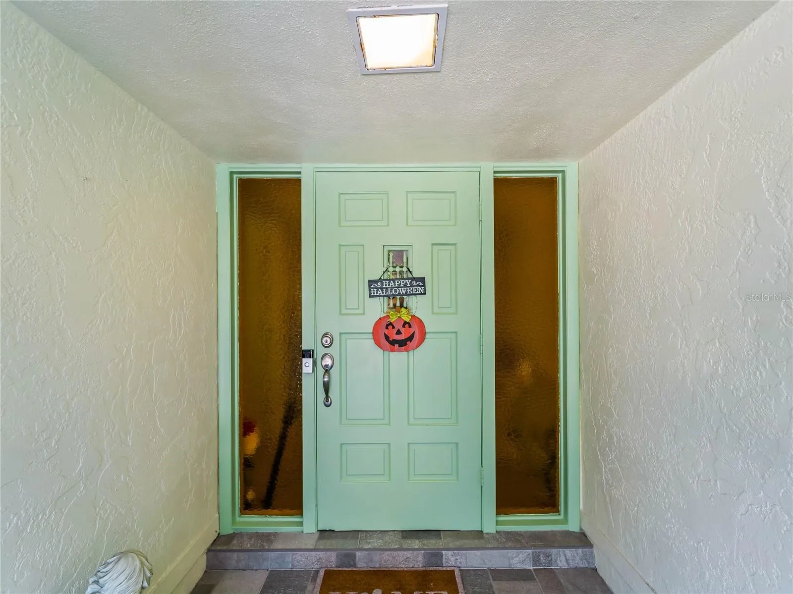 Foyer_2903rdStreet_BonitaSprings_CoveredEntry_Entry.jpg