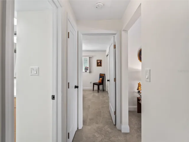 Hallway_2903rdStreet_BonitaSprings_CleanFinish_Entry.jpg
