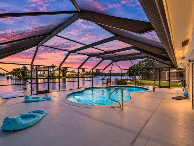Pool_2903rdStreet_BonitaSprings_ScreenEnclosure_Twilight.jpg