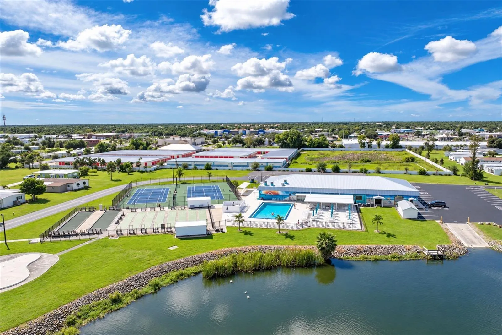 Aerial of Edgewater Club amenities