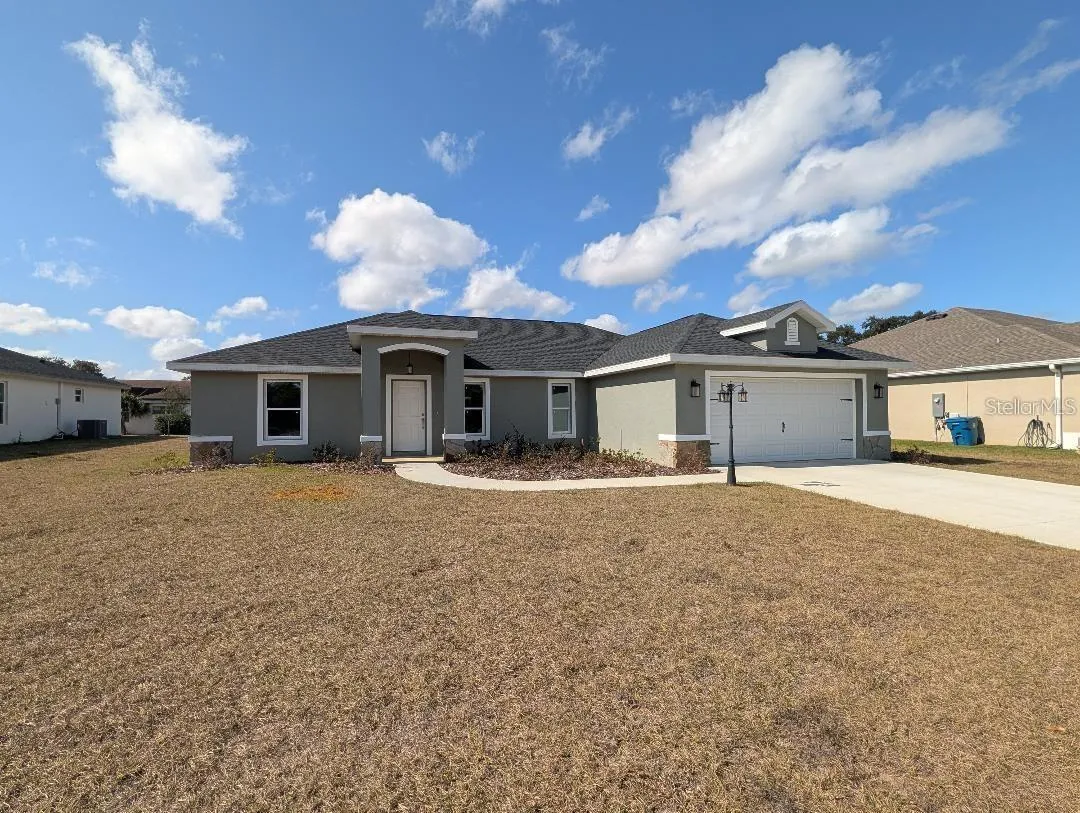 Not actual home, this is a completed home of the same model. Colors/finishes may vary