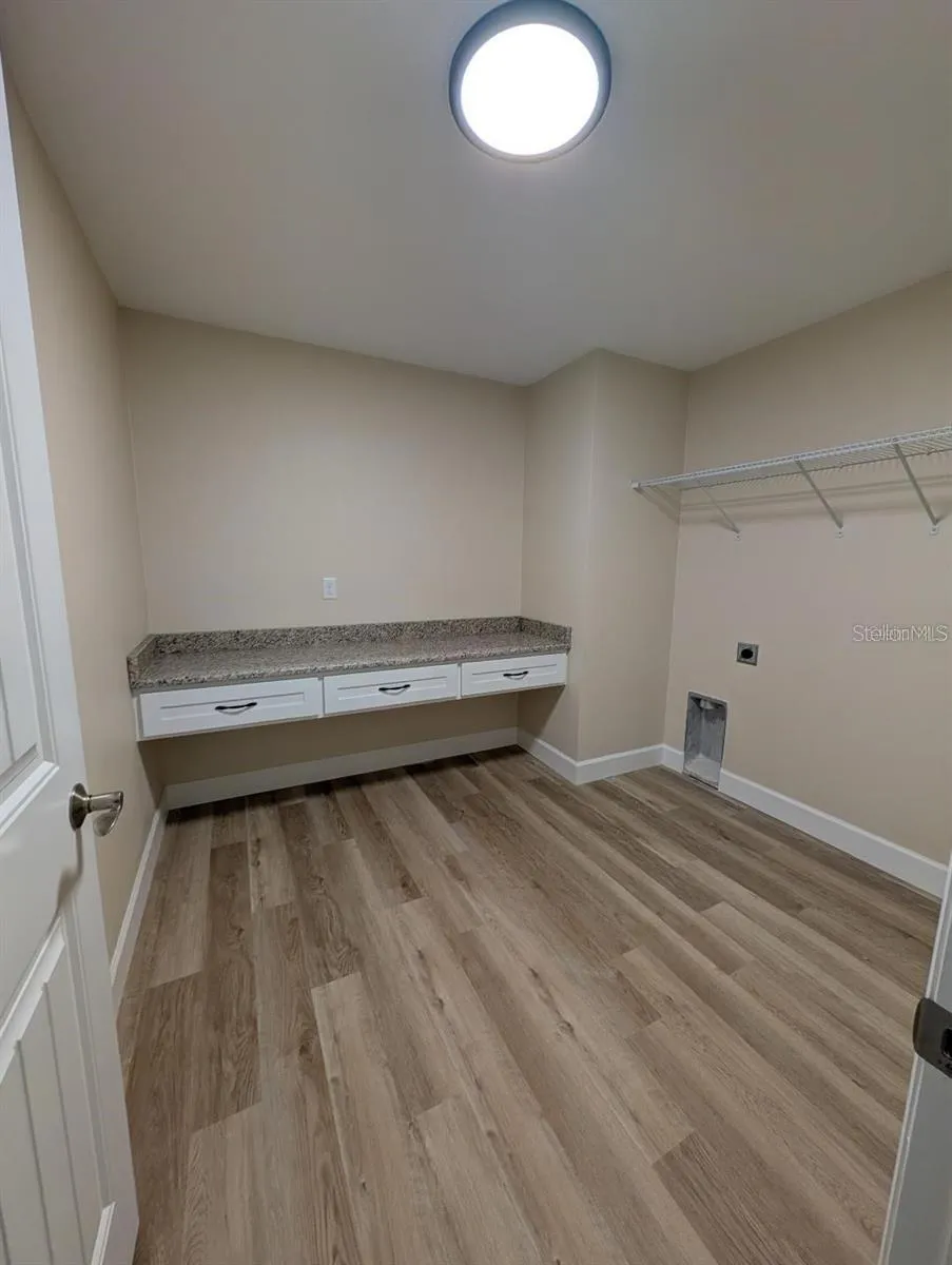 Not actual home, this is a completed home of the same model. Colors/finishes may vary
