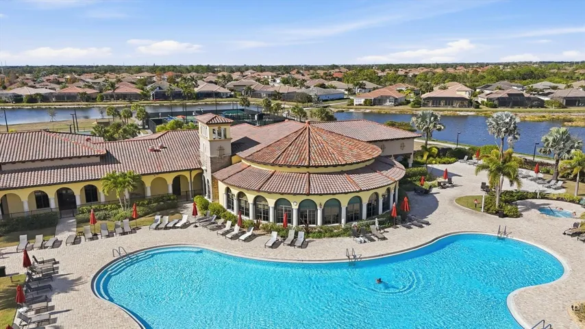 Clubhouse/Community Pool