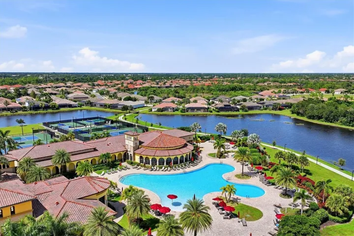 Clubhouse/Community Pool