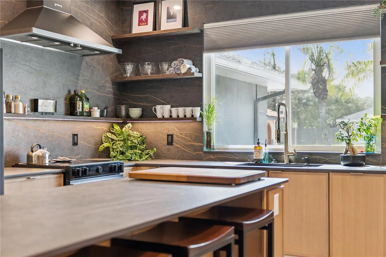 Picture Window-Natural &amp; Mood Lighting