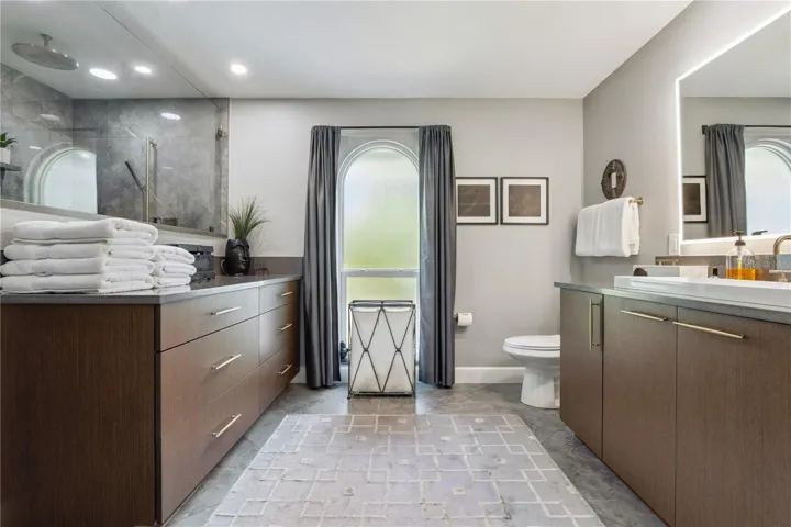 Outstanding storage