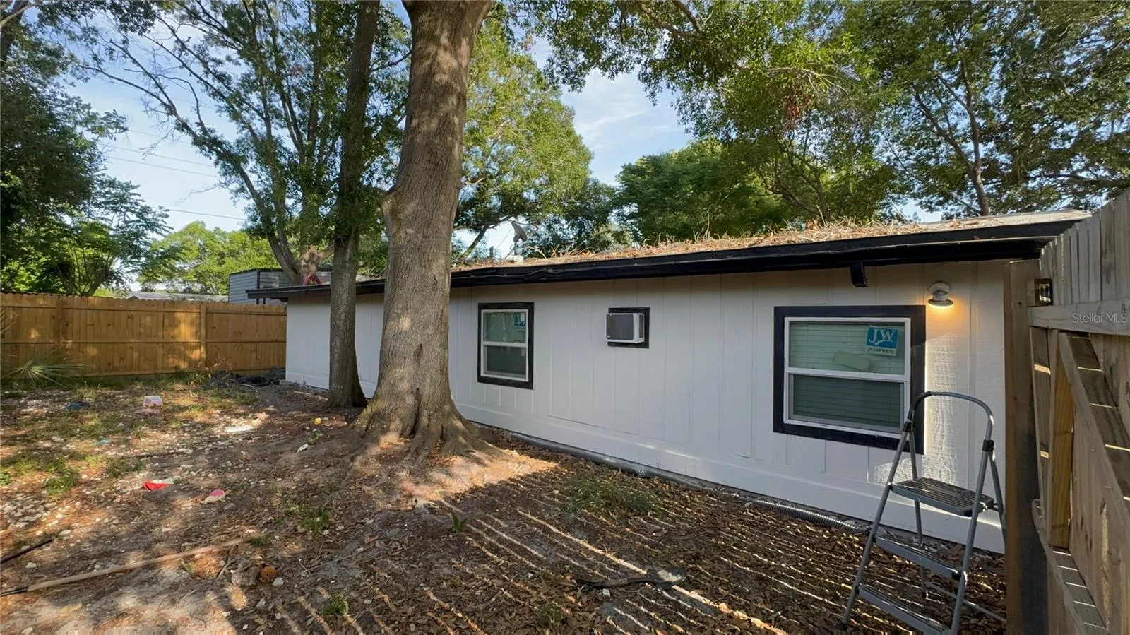 Left side of house-flex space side yard