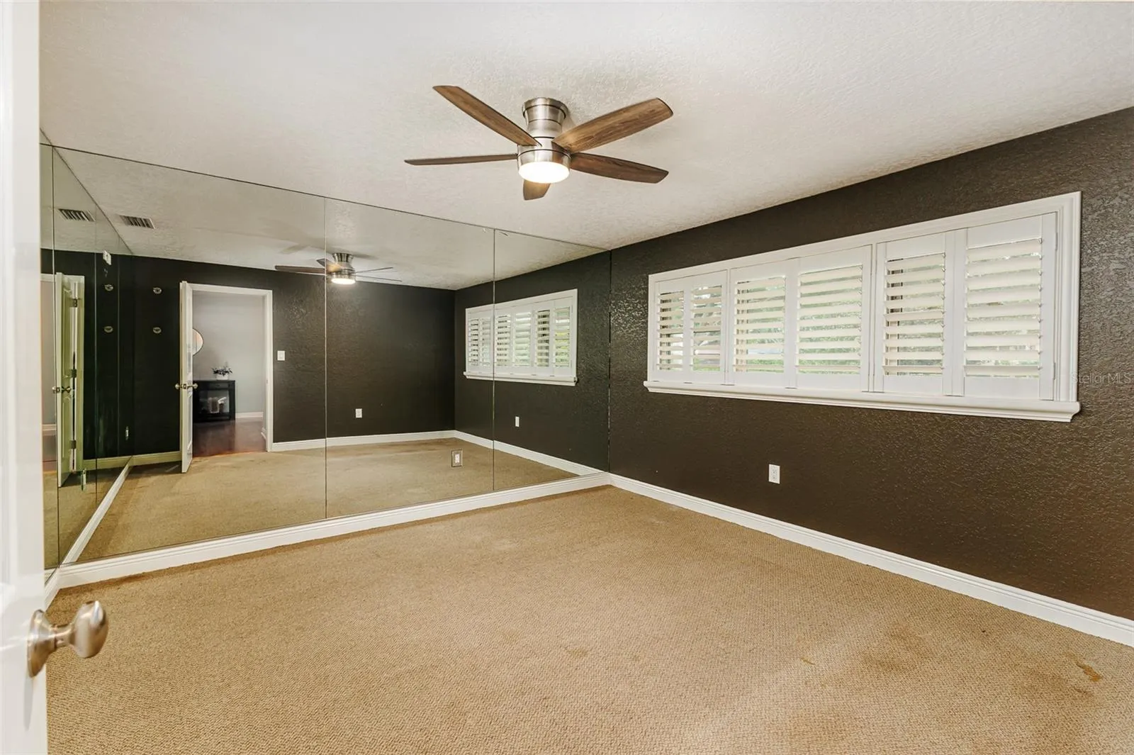bonus room or can be a fifth bedroom