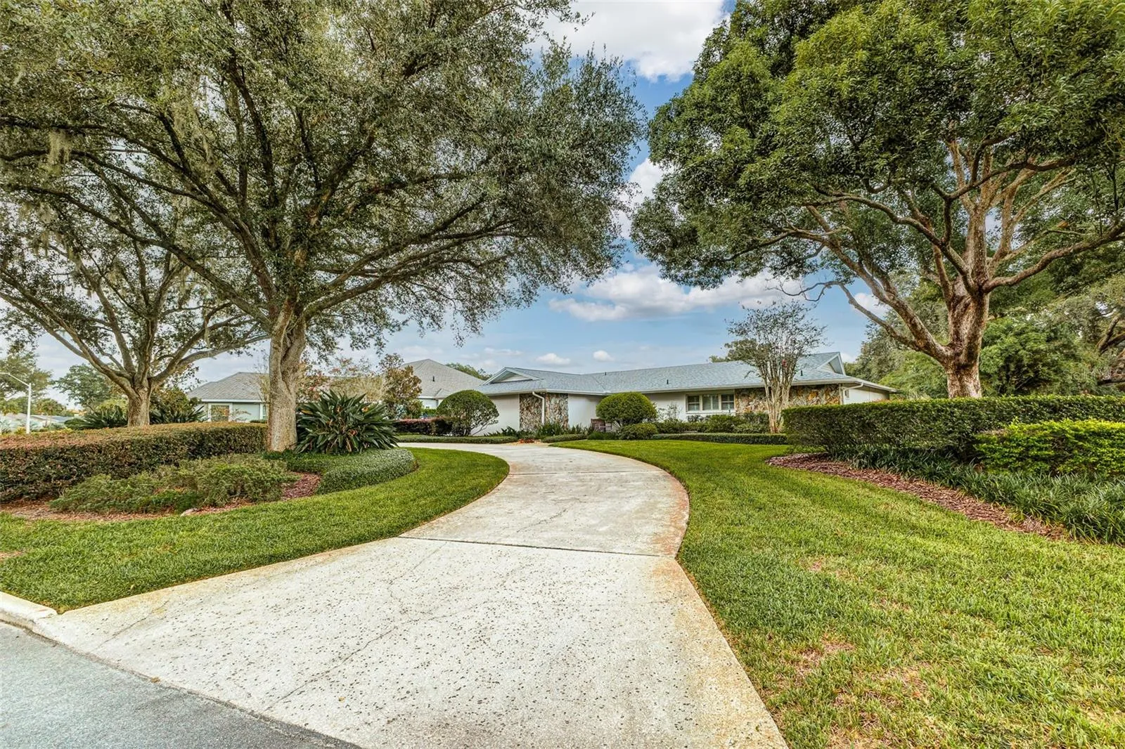 circular driveway