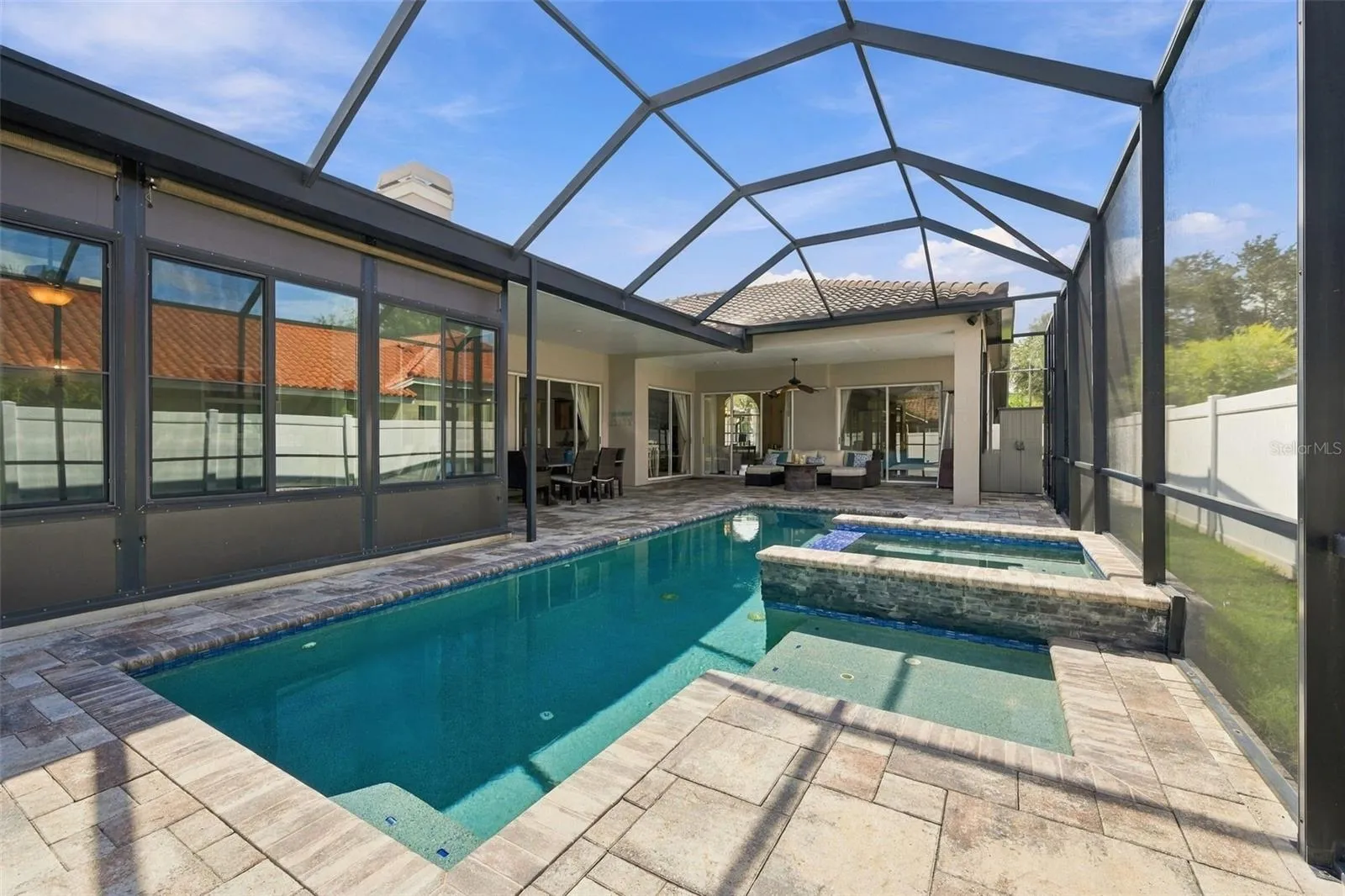 2 sun shelves and bench in Sport style pool