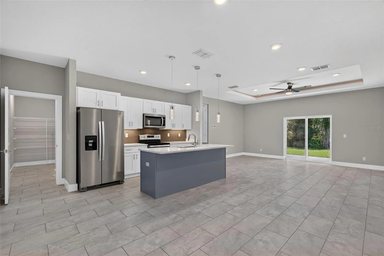 Kitchen & Living Room Combo