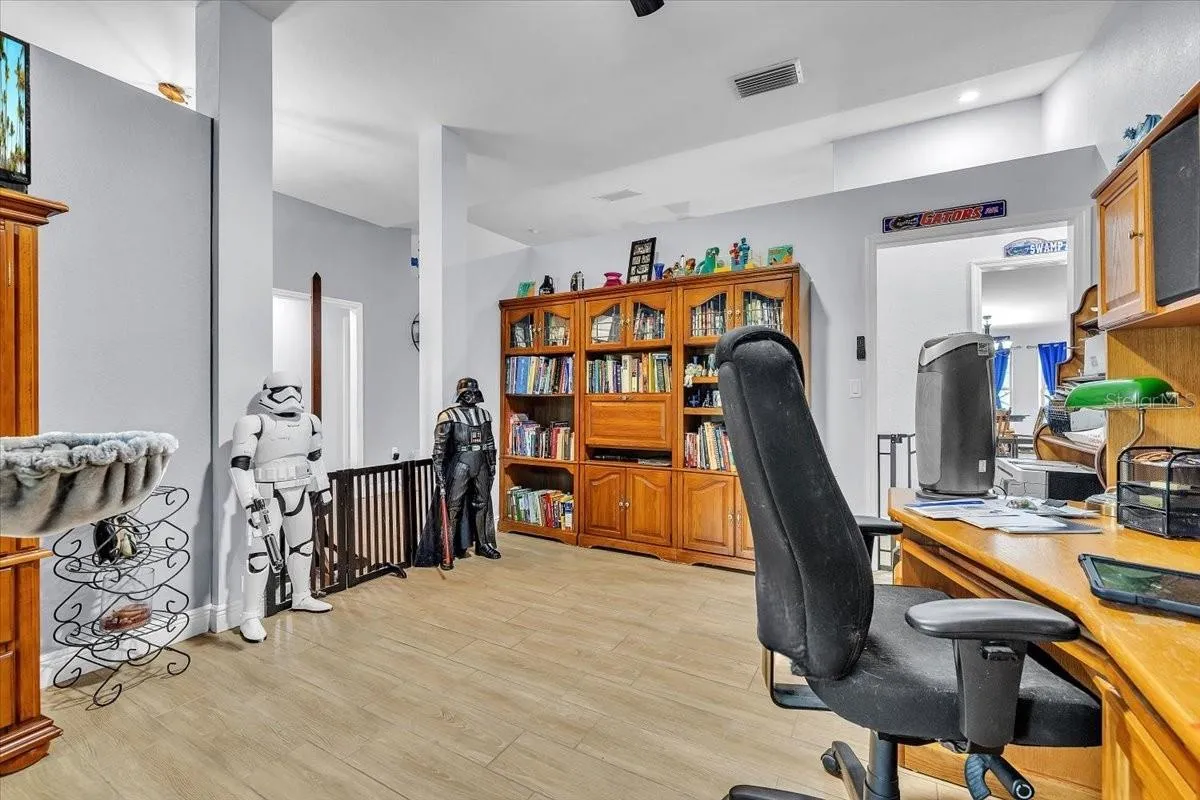 OFFICE/DEN