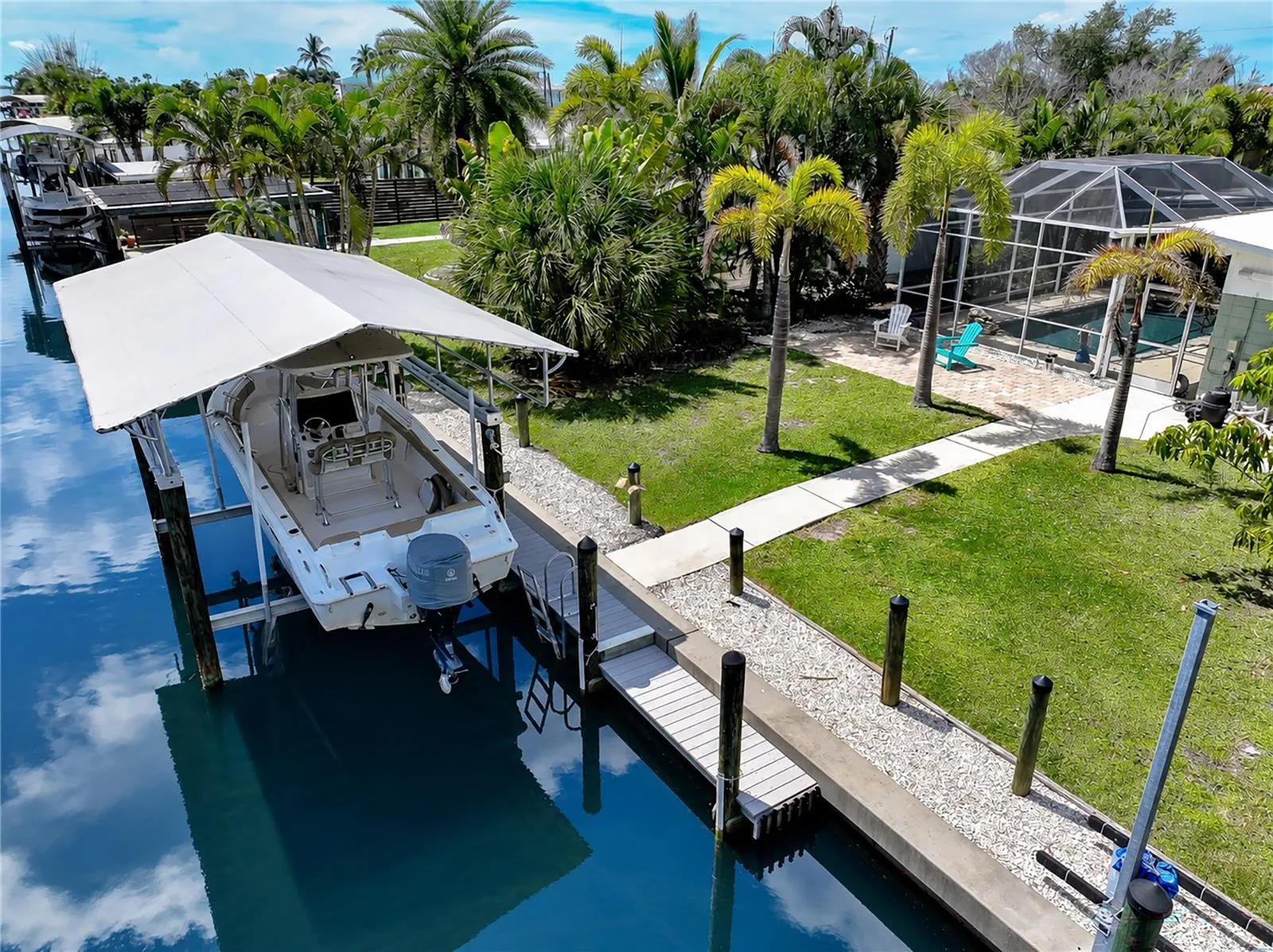 Well maintained seawall &amp; dock