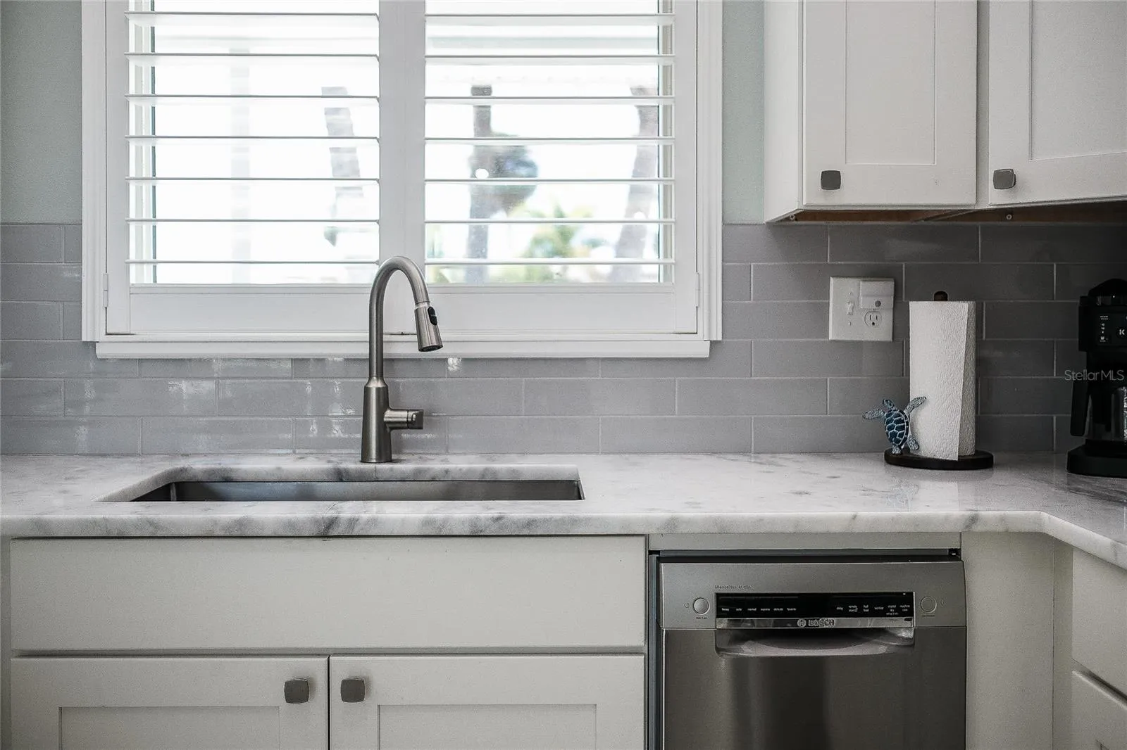 Stone Counters. Super quiet Bosch dishwater