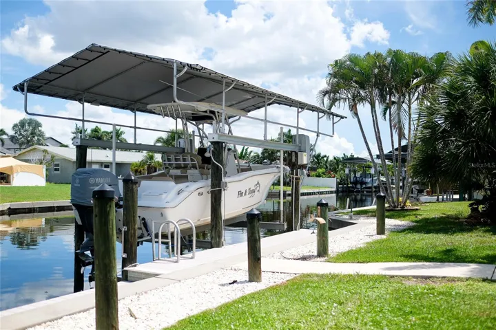 Water &amp; electric to dock