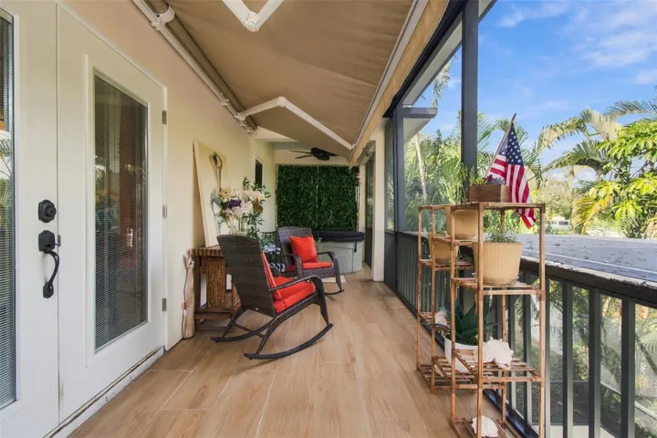 Lanai w/ Jacuzzi (In-Law Suite/Garage Apartment )