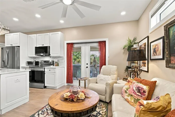 In-Law Suite/Garage Apartment Living Room