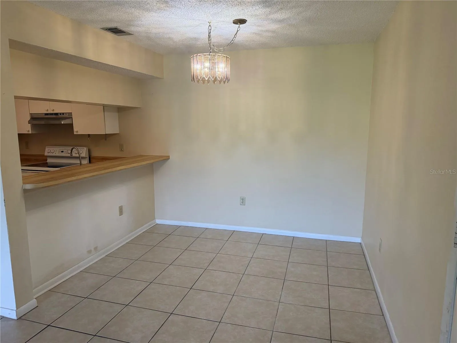 Dining and breakfast bar