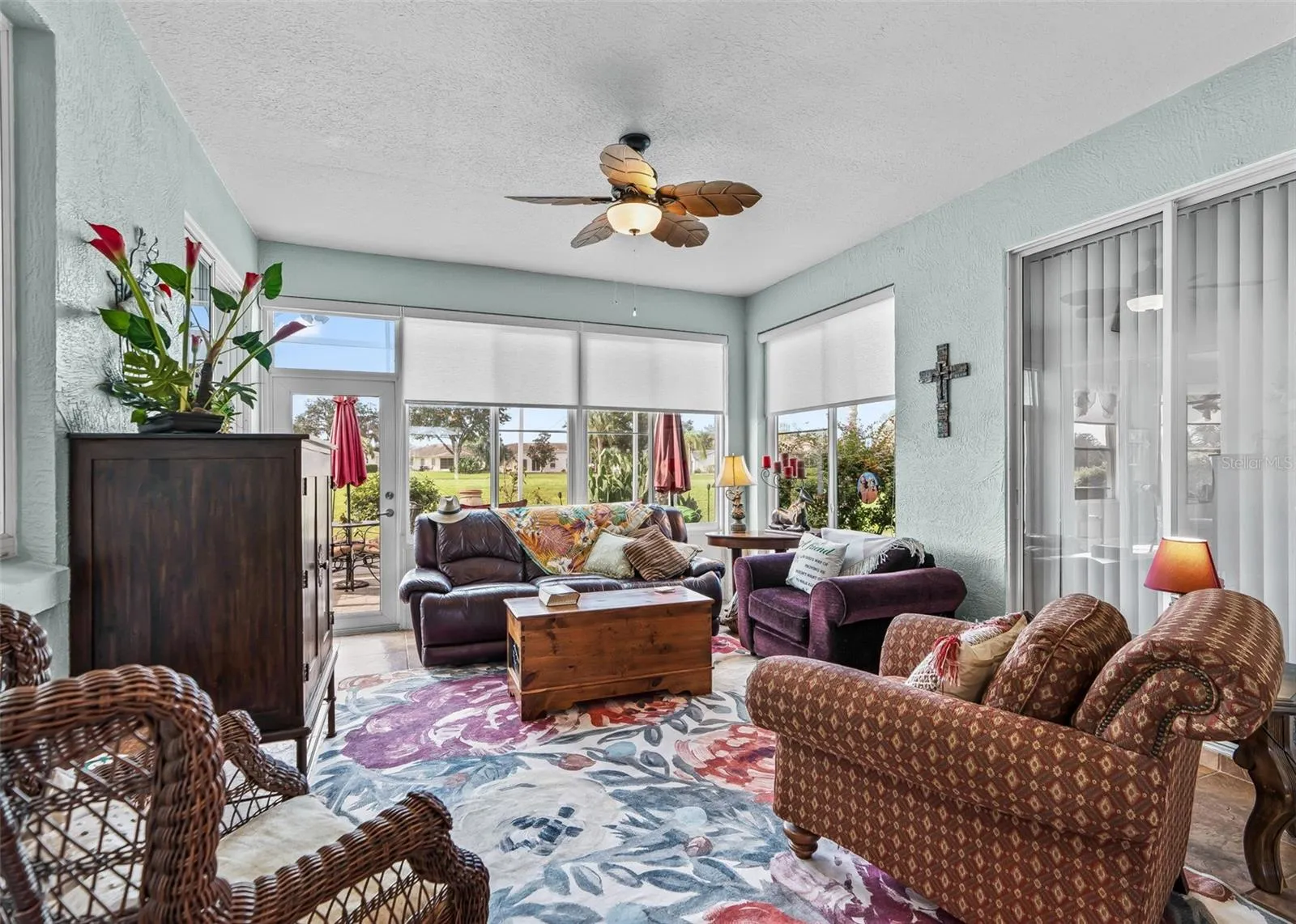 Living Room / Florida Room