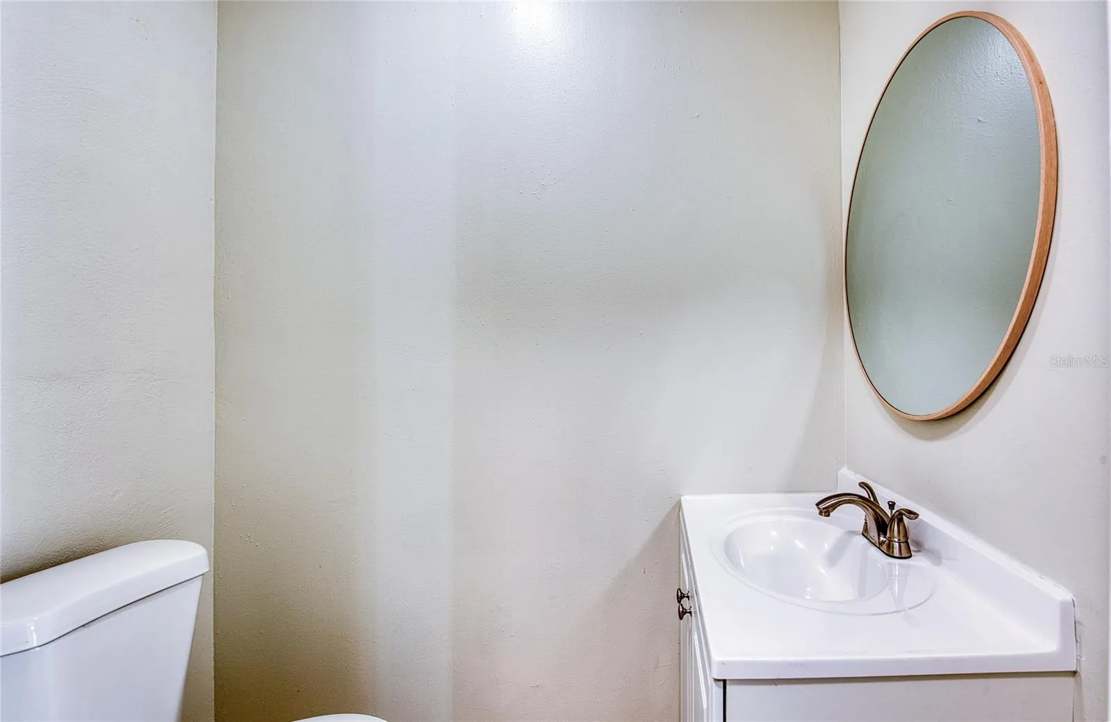 1/2 bath opposite the washer dryer area