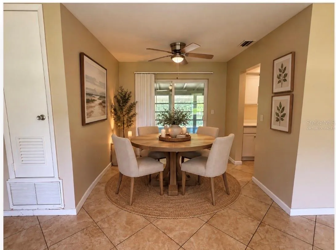 Dinette- Virtually Staged