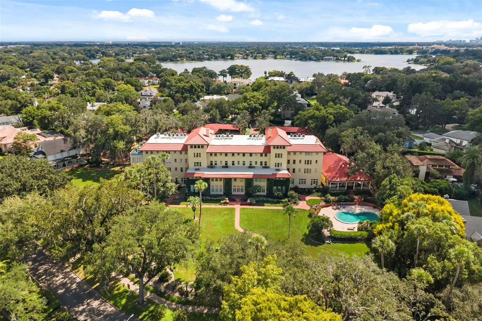 Arial View of surrounding acreage