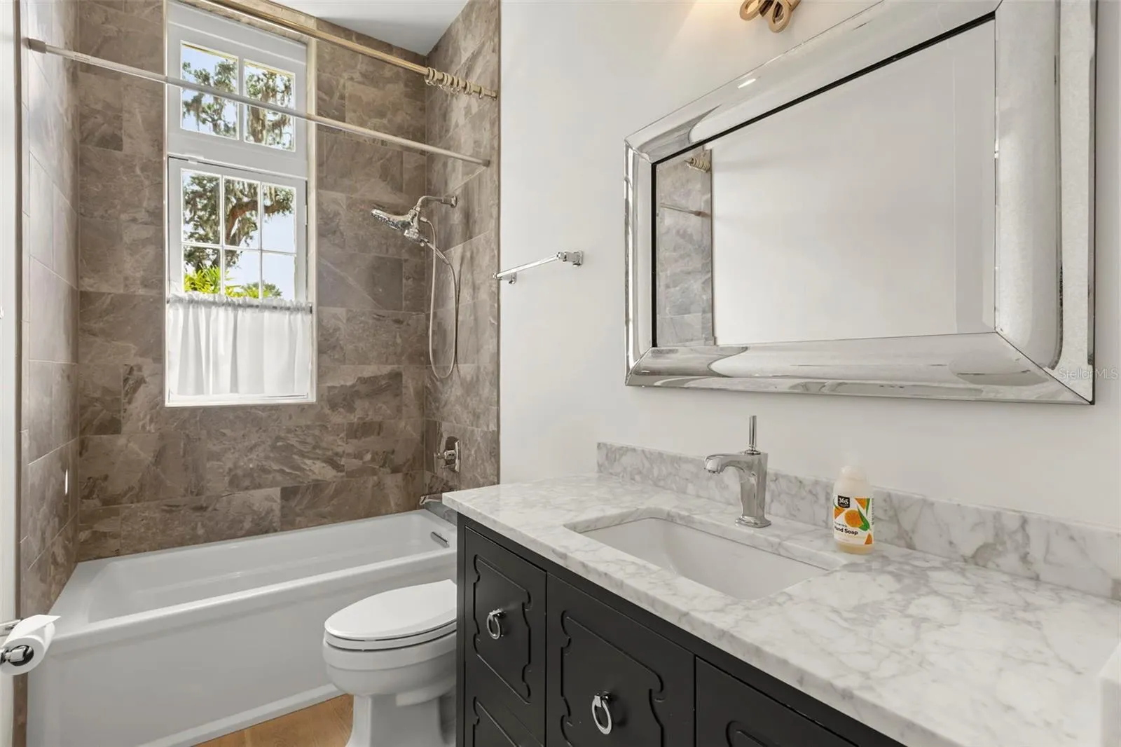 Guest Bath 1