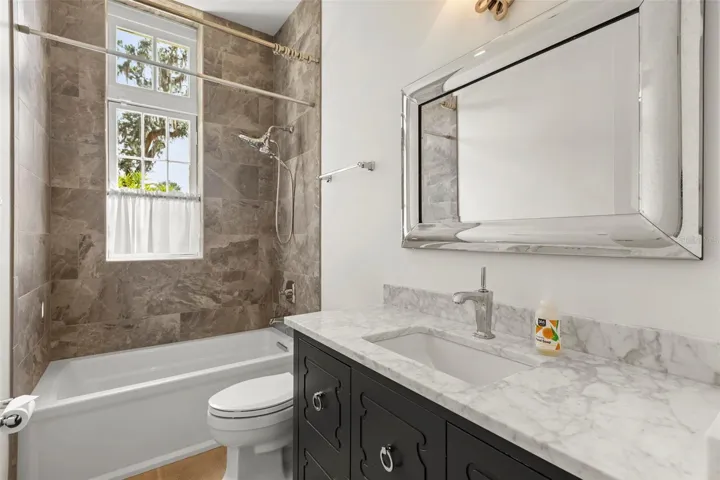 Guest Bath 1