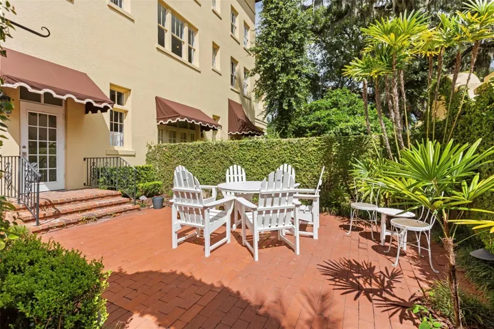Private enclosed Courtyard and Garden 2