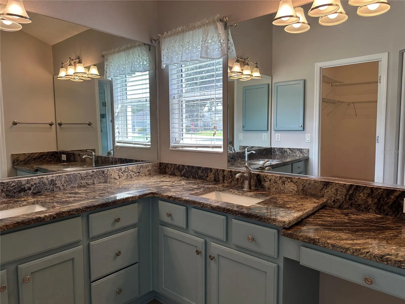 Master vanity area