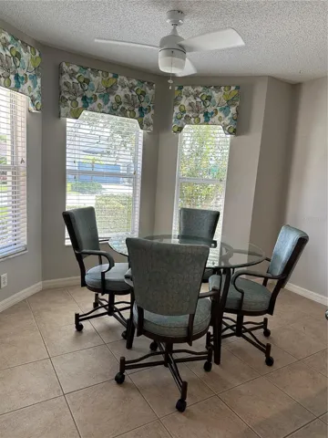 Eat in kitchen area