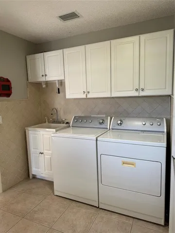 Washer /dryer stays