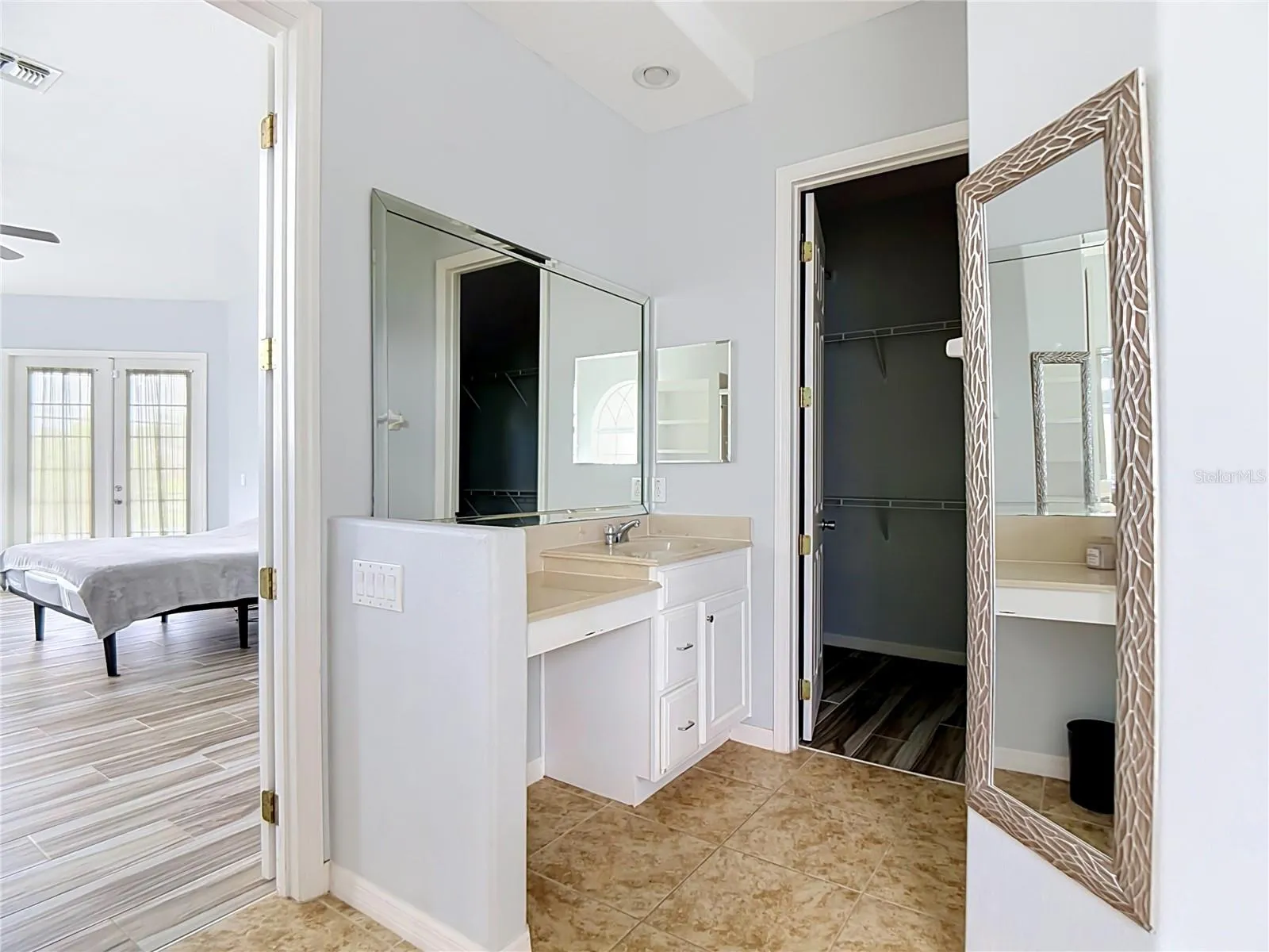 primary en-suite bath