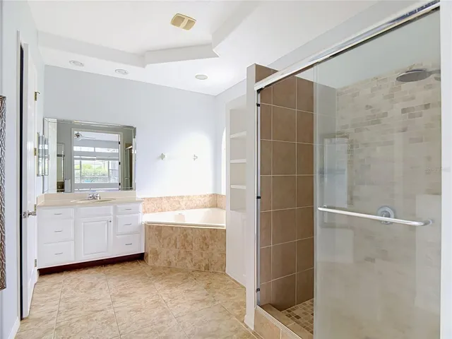 primary en-suite bath