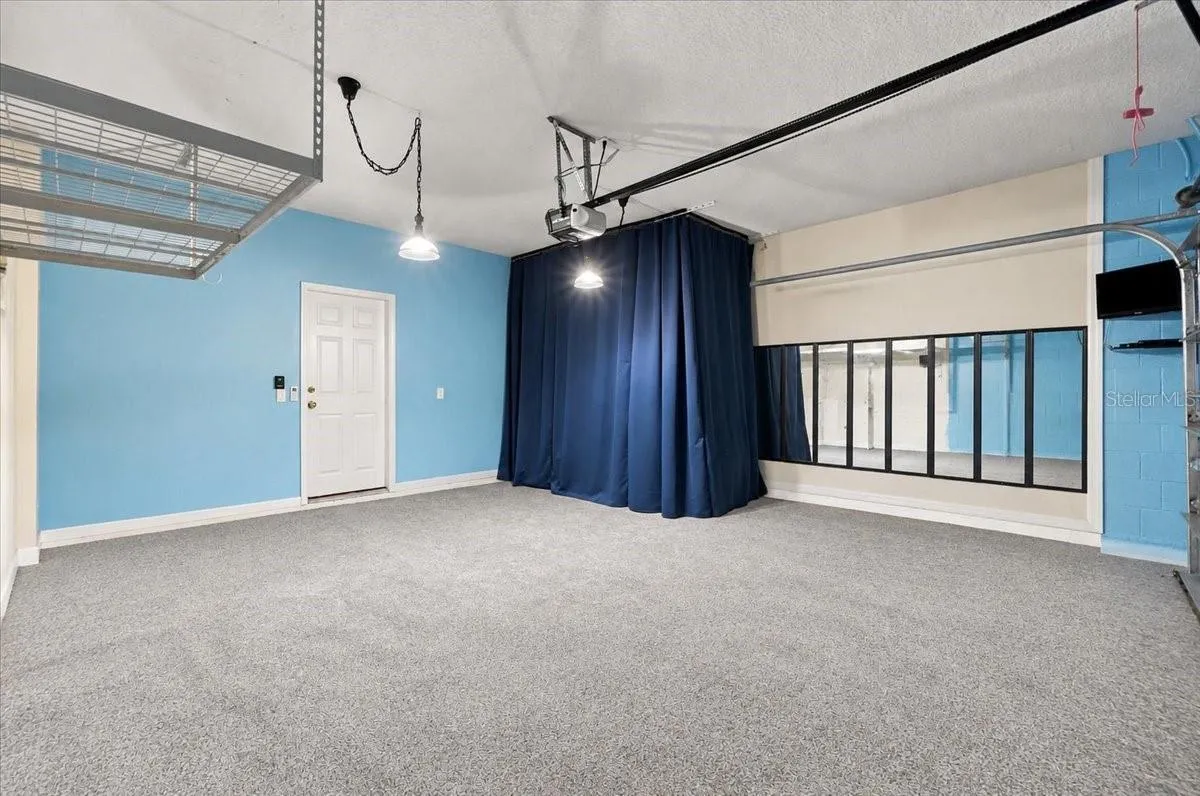 Garage Virtually Stage