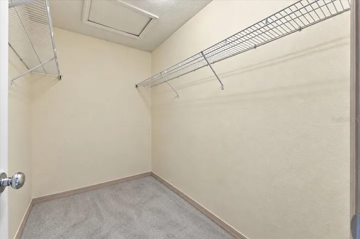 Walking closet