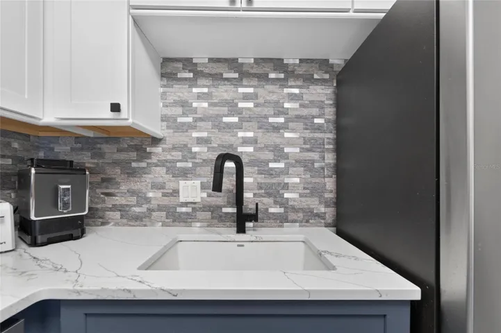 Gorgeous Calacatta quartz, no expense was spared here.