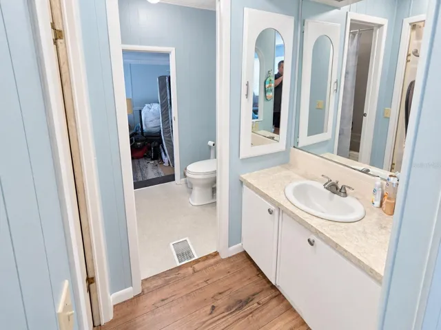 2nd Bathroom