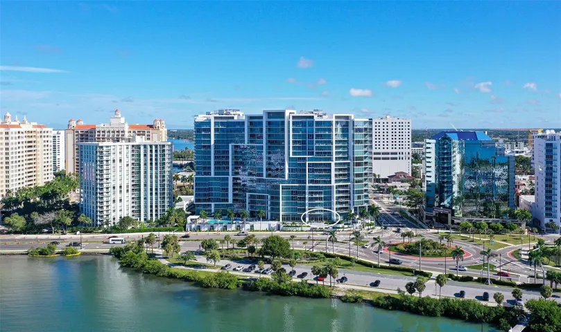 Aerial views showcase The VUE’s striking waterfront architecture, premier bayfront location.