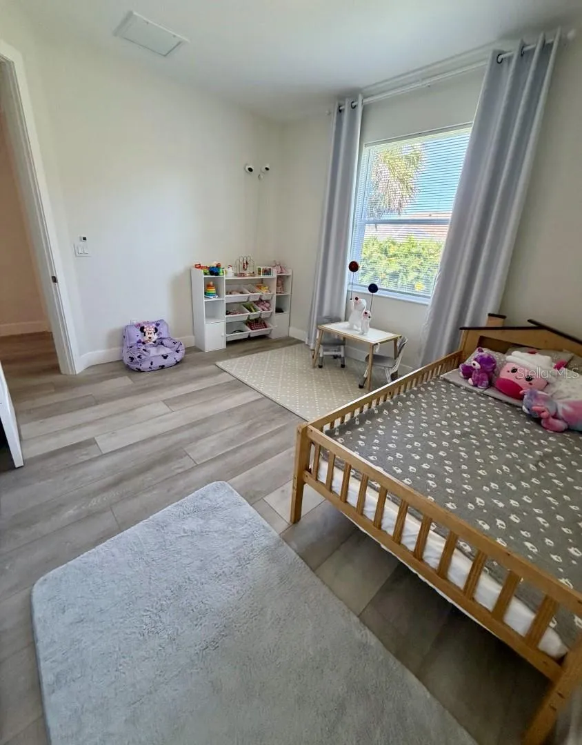 Buest bedroom 1