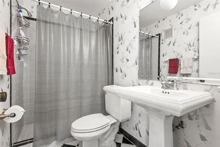 2nd Bathroom