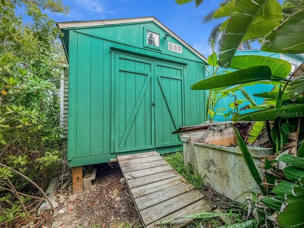 2 Sheds