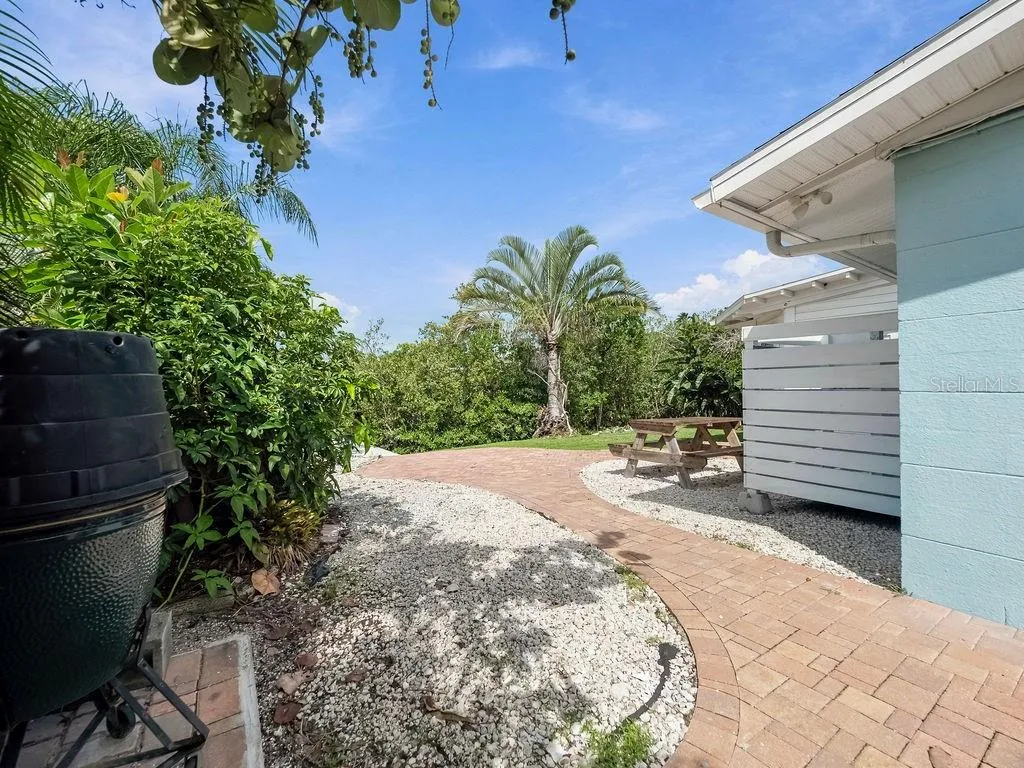 Easy access to dock