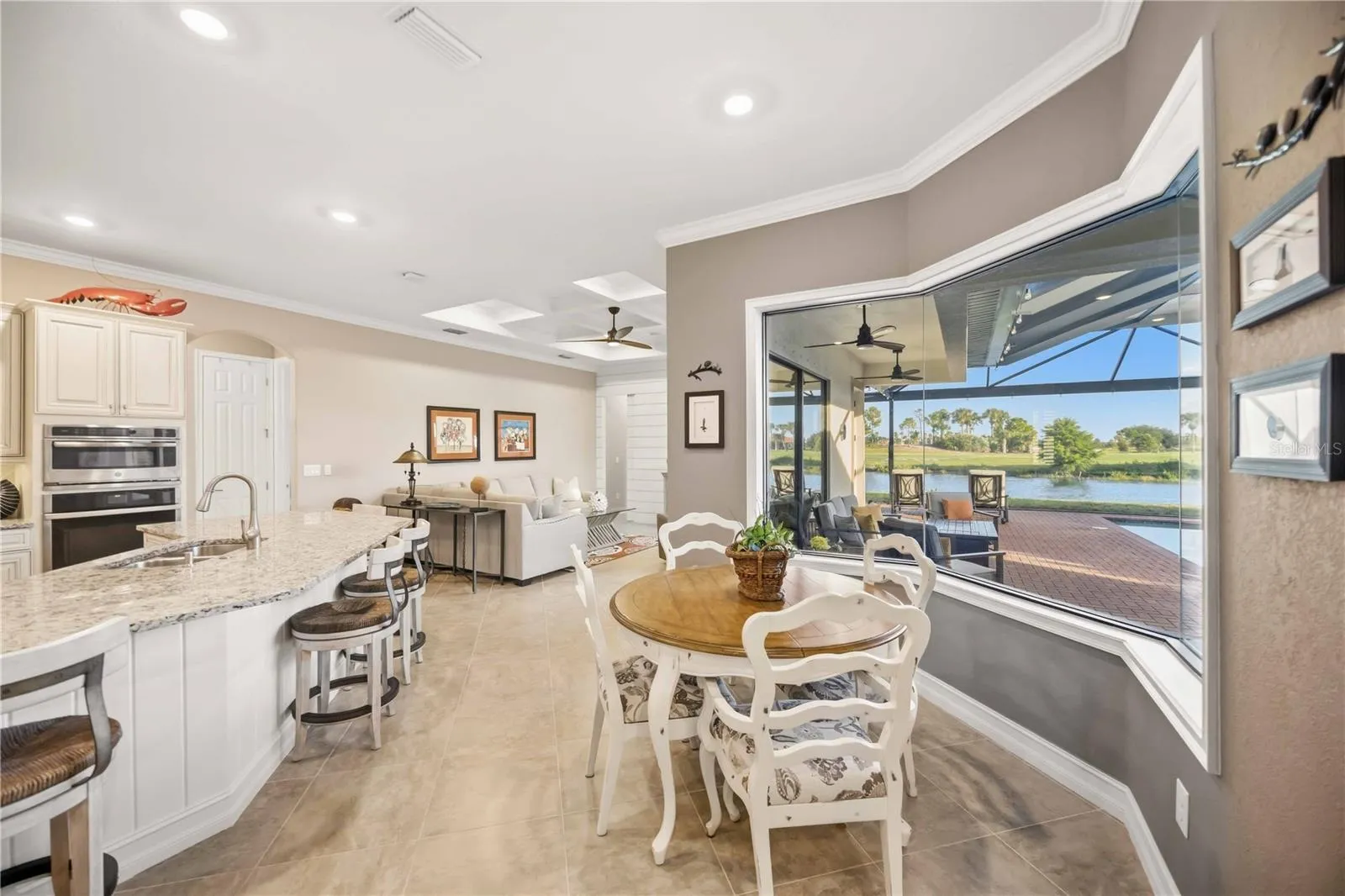 Kitchen and dinette with the aquarium window