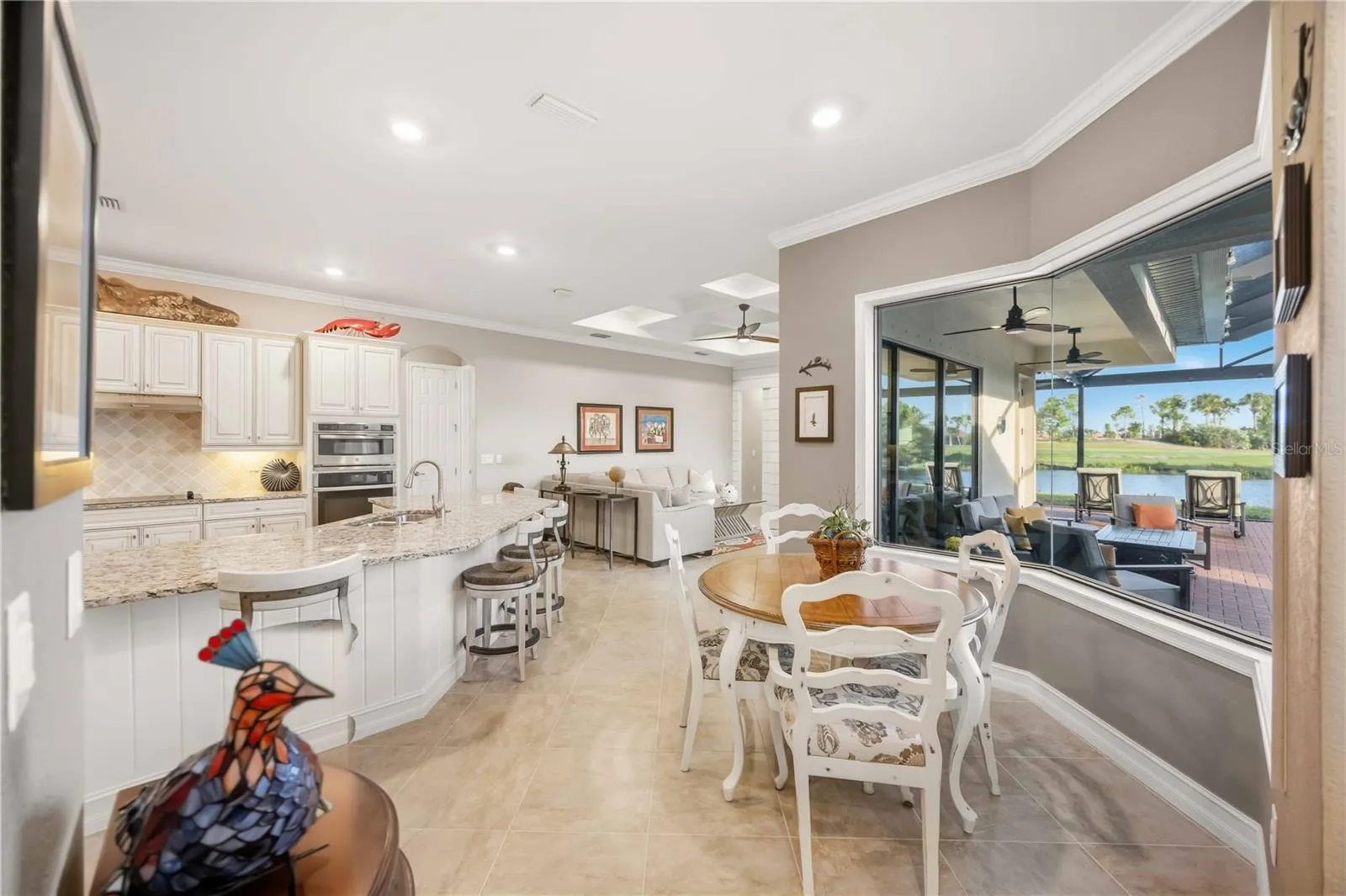 Kitchen and dinette with the aquarium window