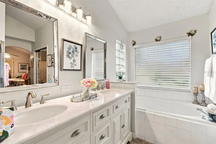 Primary Suite Bathroom